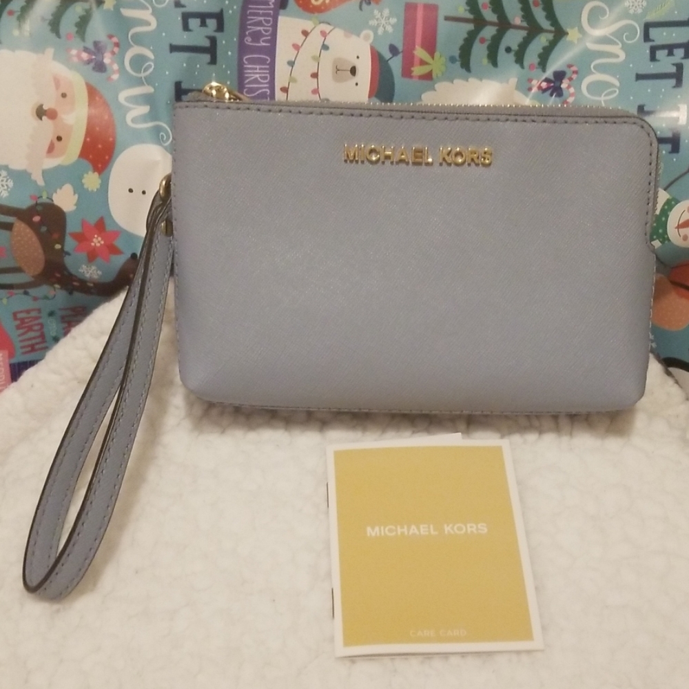 Michael Kors leather wristlet - Picture 1 of 8